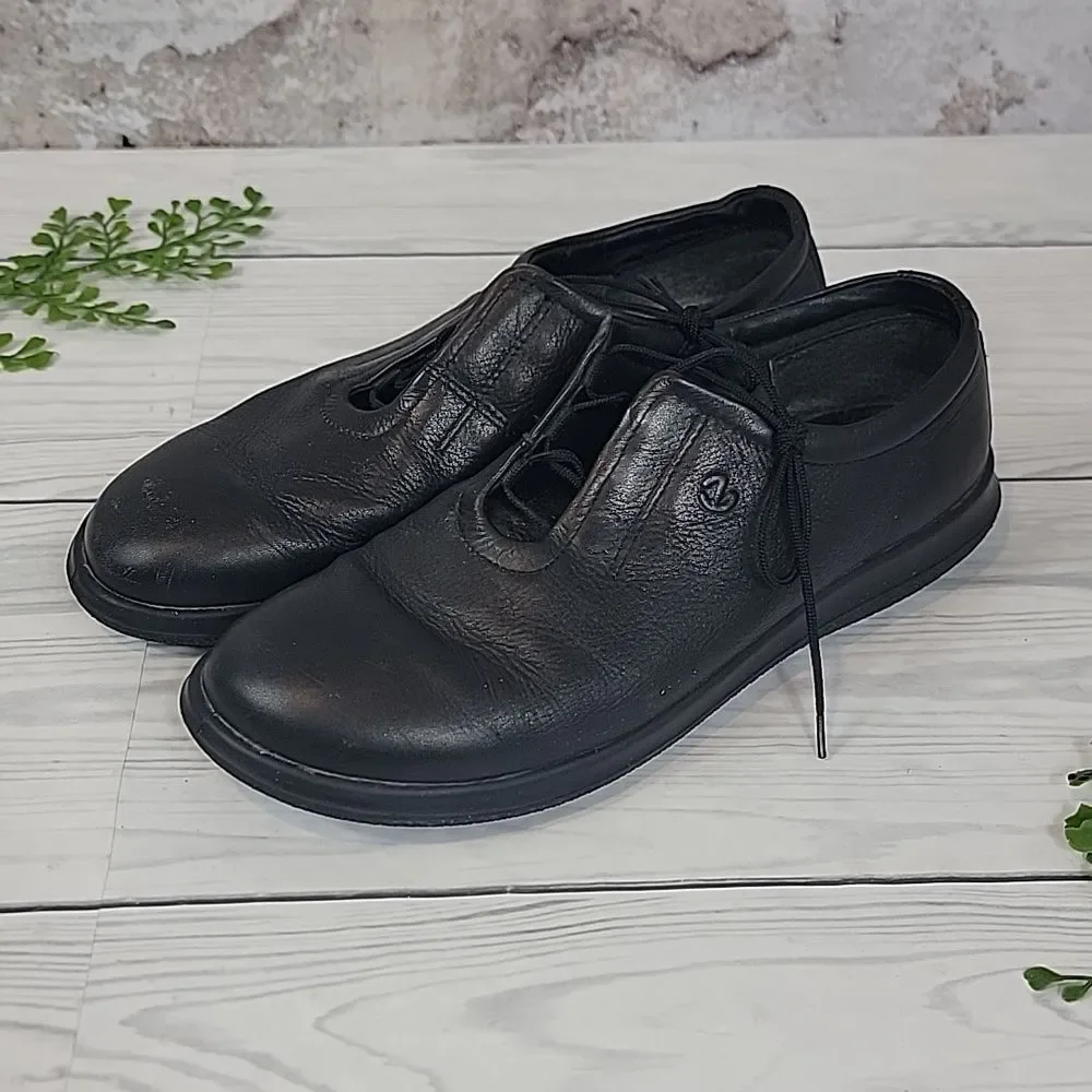 Ecco Sneakers Black Leather Soft 7 Tie Closure Womens Size 9/9.5 ( Eu 40 )